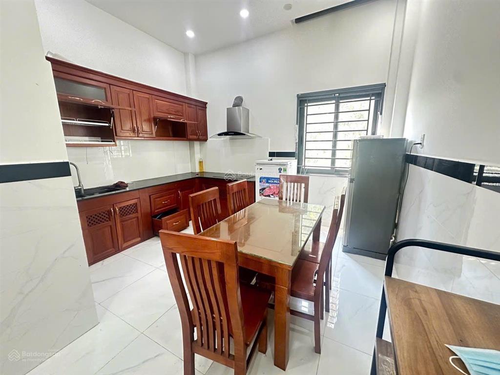 12 triệu/tháng  nhà 2 lầu 4 phòng bưng ông thoàng gần global city   thành đông