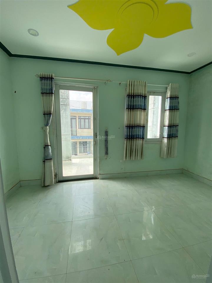 9 triệu/tháng  nhà 2 lầu 4 phòng ngủ hẻm xe hơi ngay ngã 3 nguyễn duy trinh  lã xuân oai