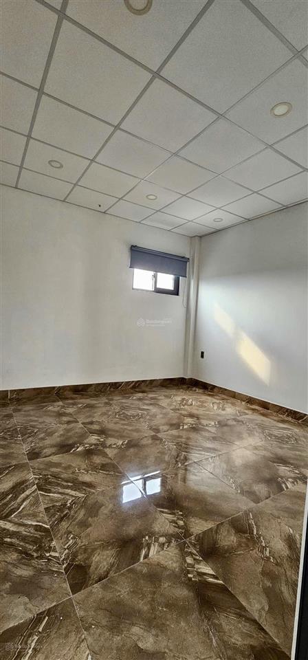 10 triệu/tháng  nhà 3 lầu 5 phòng ngủ 4wc có nội thất tam đa cách vinhome q.9 chỉ 5 phút