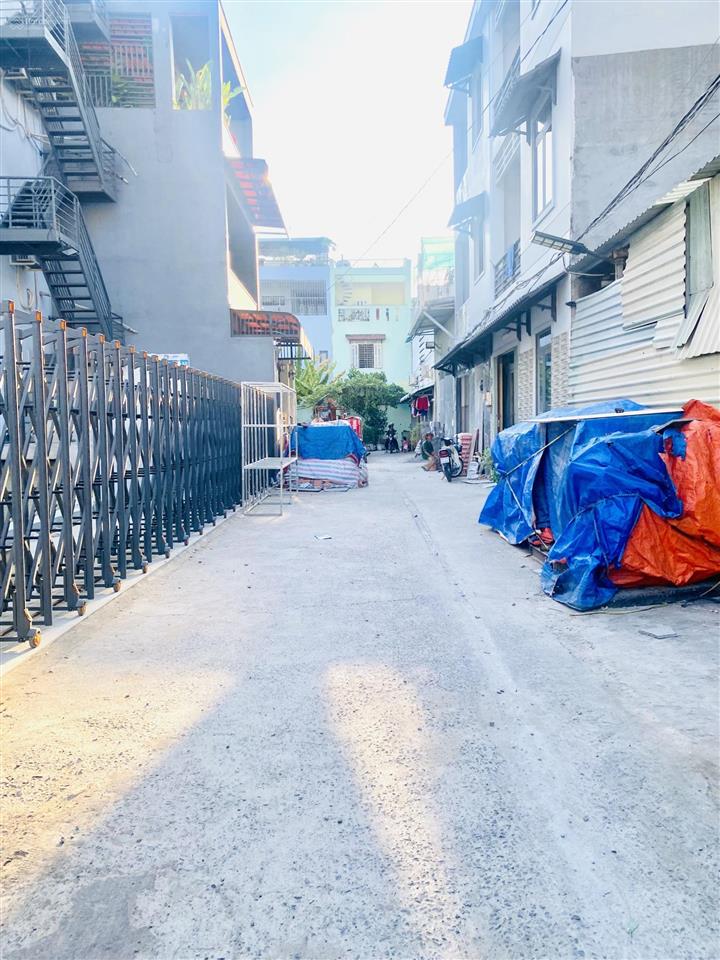 Ngang 11m dài 13m = 145m2 hồ bá phấn, phước long a, xây tự do chdv,biệt thự