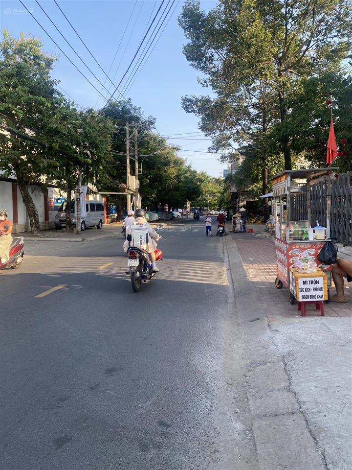Ngang 11m dài 13m = 145m2 hồ bá phấn, phước long a, xây tự do chdv,biệt thự