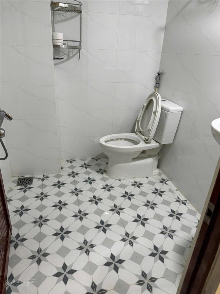 8 triệu/tháng  nhà 1 trệt 1 lửng 1 lầu 3 phòng ngủ đường số 6, p.long trường