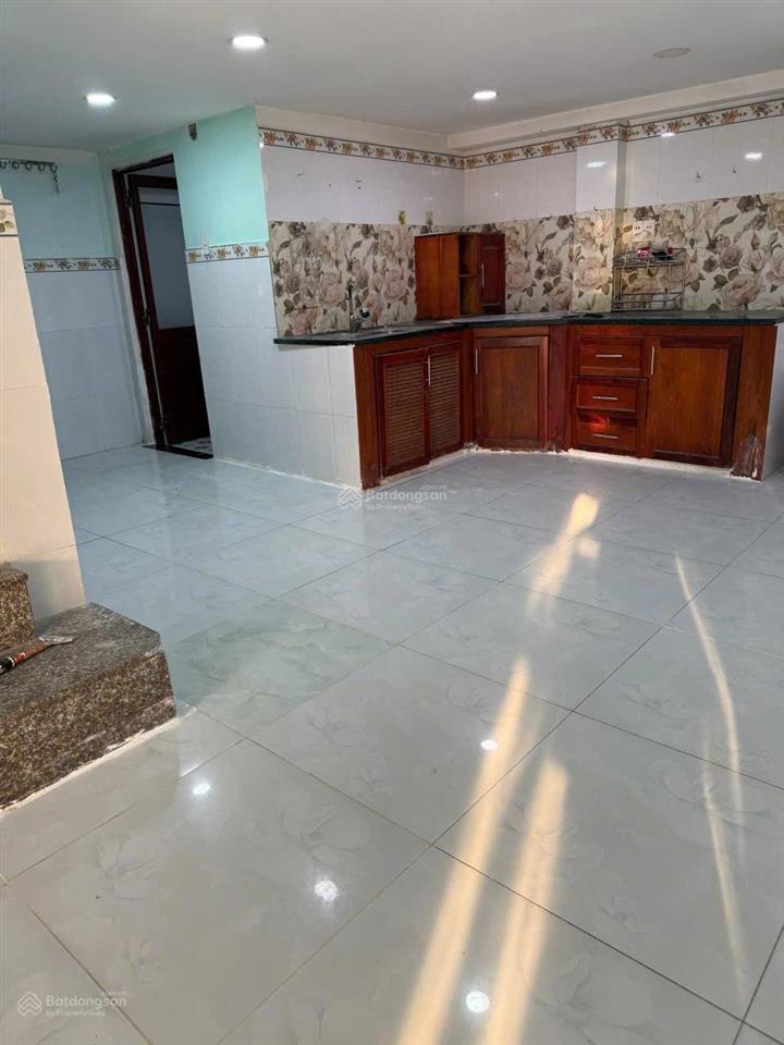 8 triệu/tháng  nhà 1 trệt 1 lửng 1 lầu 3 phòng ngủ đường số 6, p.long trường