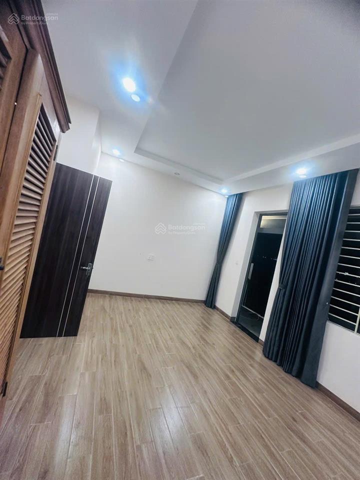 9.5 triệu/tháng  nhà ( 5 x 18m ) 2 lầu 3 phòng ngủ 4wc trường lưu gần nguyễn duy trinh