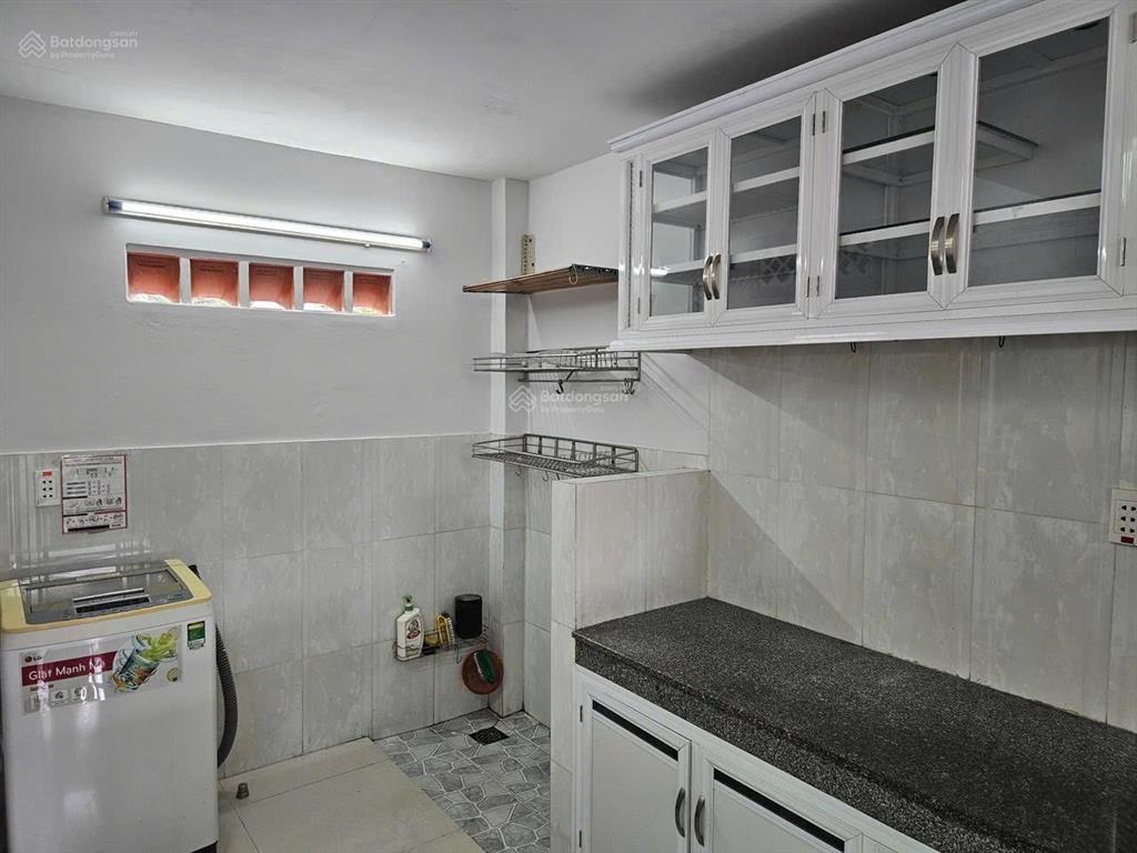 5.5 triệu/tháng  nhà nguyên căn 1 phòng ngủ có nội thất hẻm 990 nguyễn duy trinh