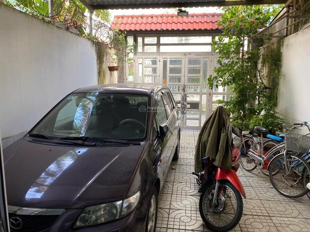 10 triệu/tháng  nhà có sân xe hơi ( 4.5 x 20m ) 1 lầu 3 phòng ngủ gì cát cách quận 2 chỉ 5 phút