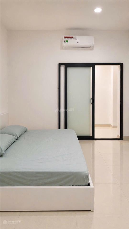 8 triệu/tháng  nhà 230m2 có 1 lầu 2 phòng ngủ 3wc sân xe hơi cách vinhome grand park 5 phút