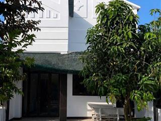 8 triệu/tháng  nhà 230m2 có 1 lầu 2 phòng ngủ 3wc sân xe hơi cách vinhome grand park 5 phút