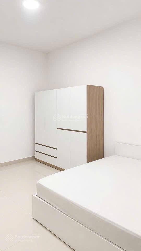 8 triệu/tháng  nhà 230m2 có 1 lầu 2 phòng ngủ 3wc sân xe hơi cách vinhome grand park 5 phút