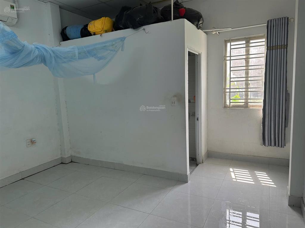 6.5 triệu/tháng  nhà 2 phòng ngủ 2wc lò lu gần khu công nghệ cao, vinhome q. 9