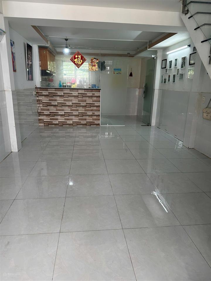 6.5 triệu/tháng  nhà 2 phòng ngủ 2wc lò lu gần khu công nghệ cao, vinhome q. 9
