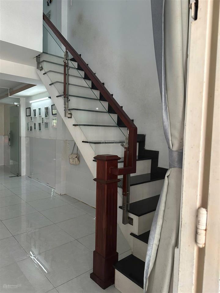 6.5 triệu/tháng  nhà 2 phòng ngủ 2wc lò lu gần khu công nghệ cao, vinhome q. 9