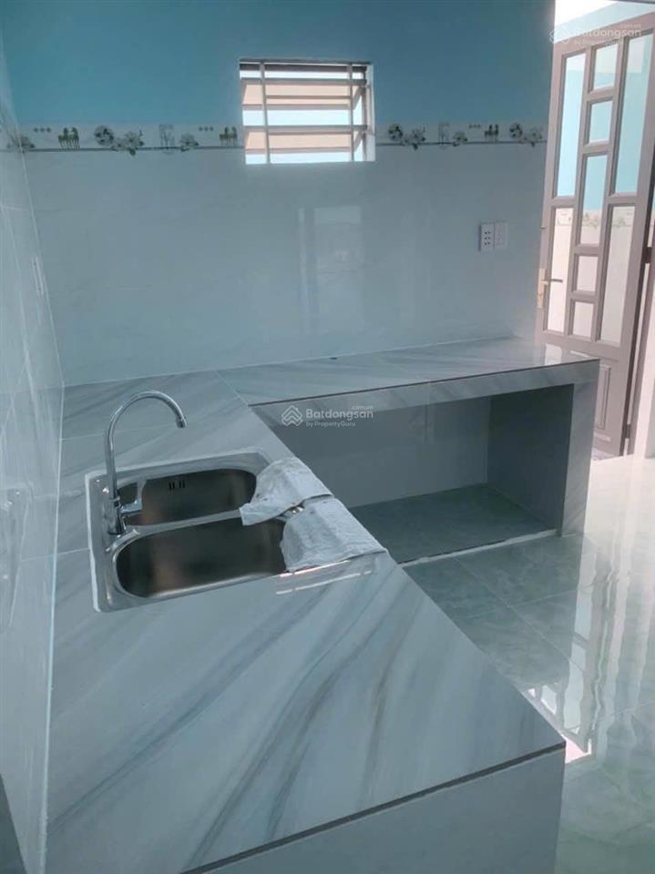 6 triệu/tháng  nhà 5 x 20m sân rộng long phước cách vinhome chỉ 5 phút