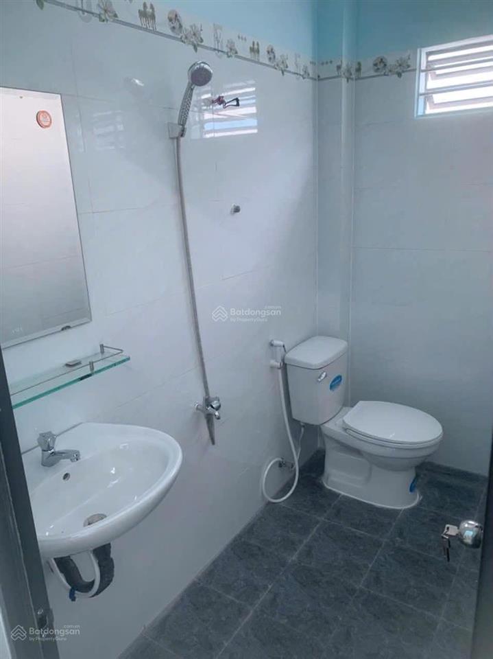 6 triệu/tháng  nhà 5 x 20m sân rộng long phước cách vinhome chỉ 5 phút