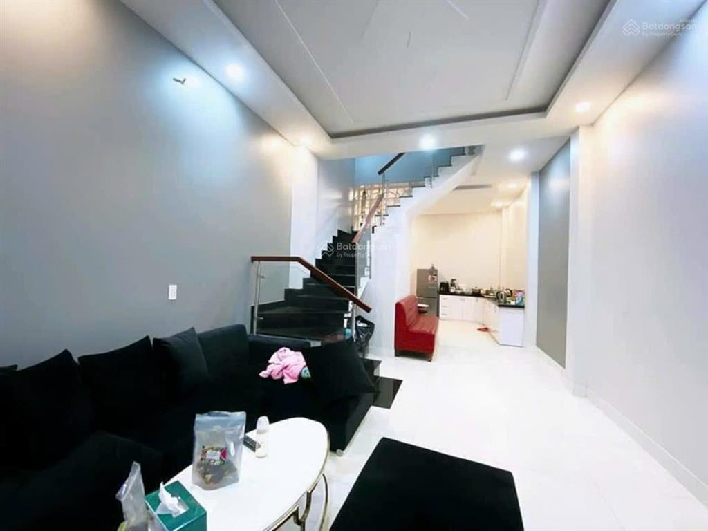 10 triệu/tháng  nhà 1 trệt 2 lầu 1 tum 4 phòng ngủ bưng ông thoàn gần glabal city