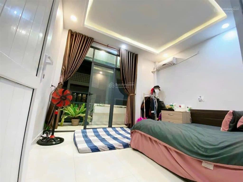 10 triệu/tháng  nhà 1 trệt 2 lầu 1 tum 4 phòng ngủ bưng ông thoàn gần glabal city