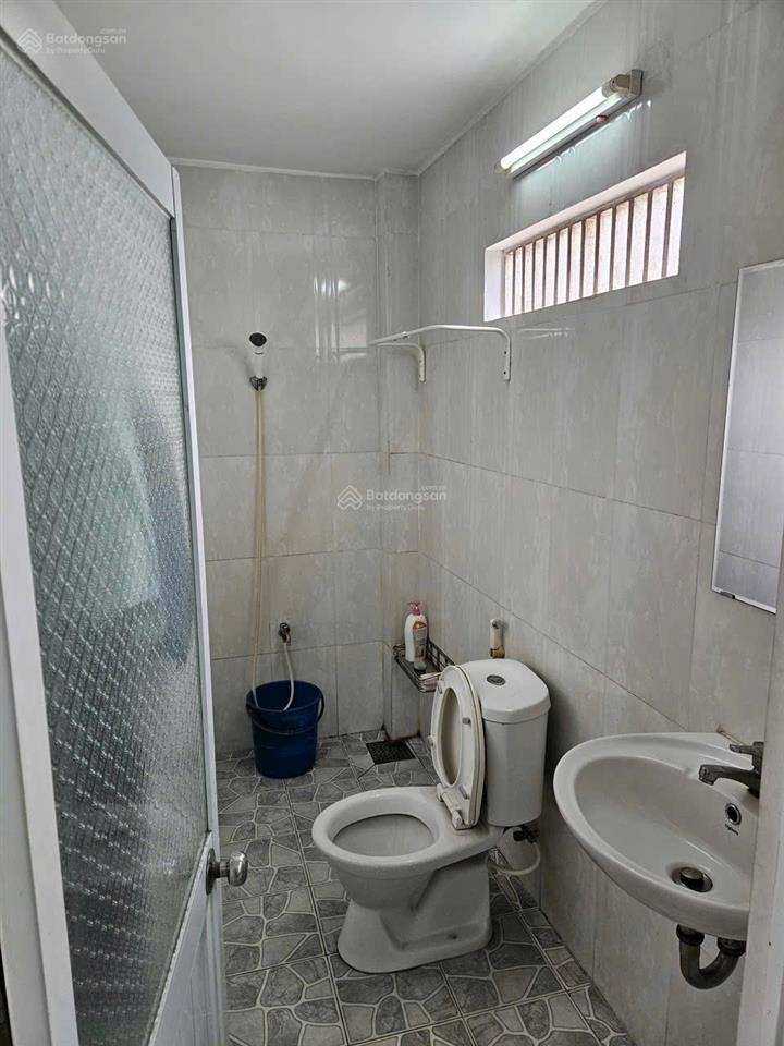5.5 triệu/tháng  nhà nguyên căn đường 990 nguyễn duy trinh, p. phú hữu cách q.2 chỉ 10 phút