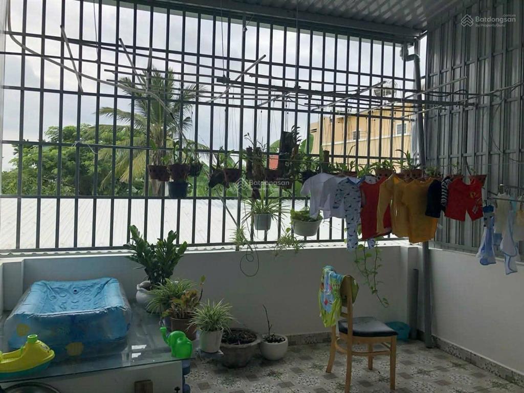 7 triệu/tháng  nhà 3 phòng ngủ sân xe hơi võ văn hát gần ngã 3 lò lu  lã xuân oai
