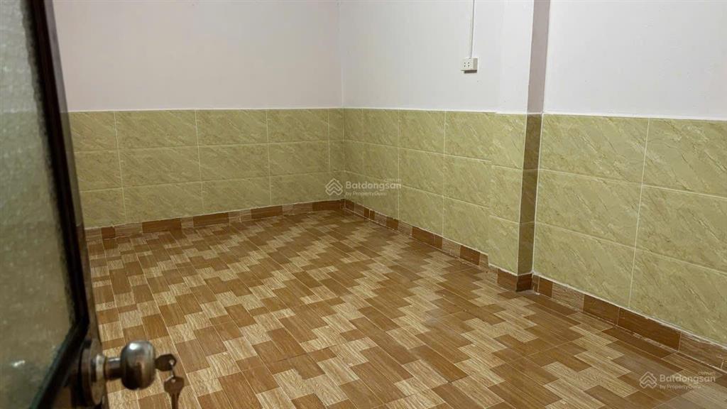 6 triệu/tháng  nhà rộng rãi yên tĩnh thoáng mát có 2 phòng ngủ đường 9m tam đa gần vinhome,kcn cao