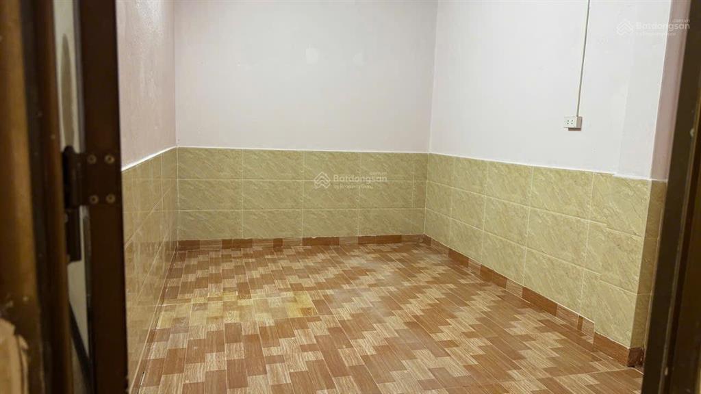 6 triệu/tháng  nhà rộng rãi yên tĩnh thoáng mát có 2 phòng ngủ đường 9m tam đa gần vinhome,kcn cao