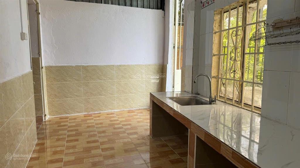6 triệu/tháng  nhà rộng rãi yên tĩnh thoáng mát có 2 phòng ngủ đường 9m tam đa gần vinhome,kcn cao