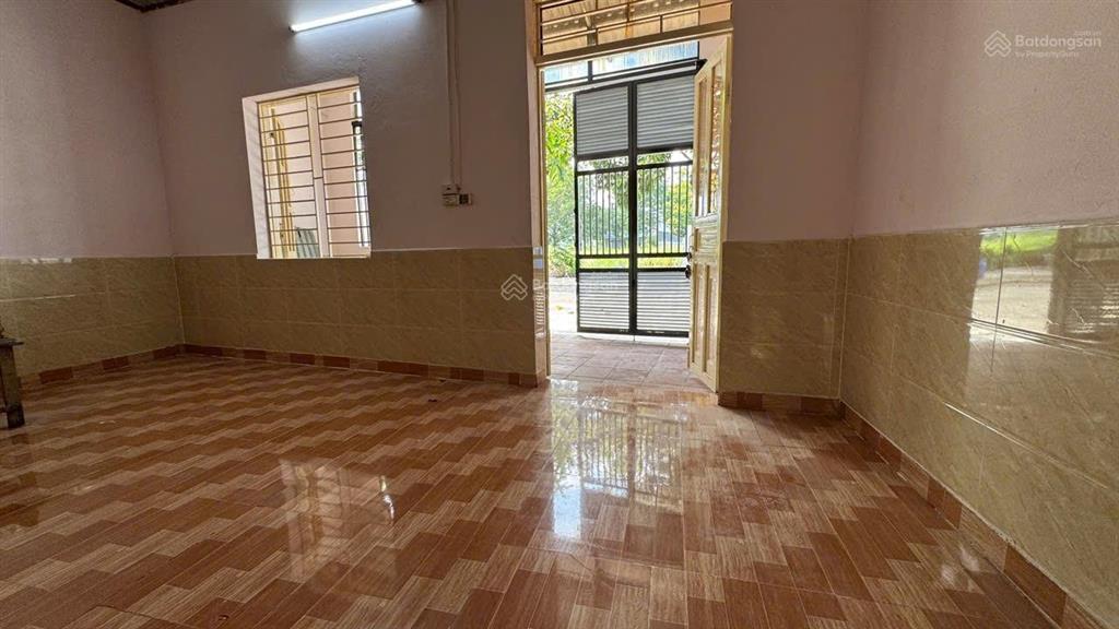 6 triệu/tháng  nhà rộng rãi yên tĩnh thoáng mát có 2 phòng ngủ đường 9m tam đa gần vinhome,kcn cao