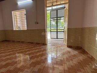 6 triệu/tháng  nhà rộng rãi yên tĩnh thoáng mát có 2 phòng ngủ đường 9m tam đa gần vinhome,kcn cao