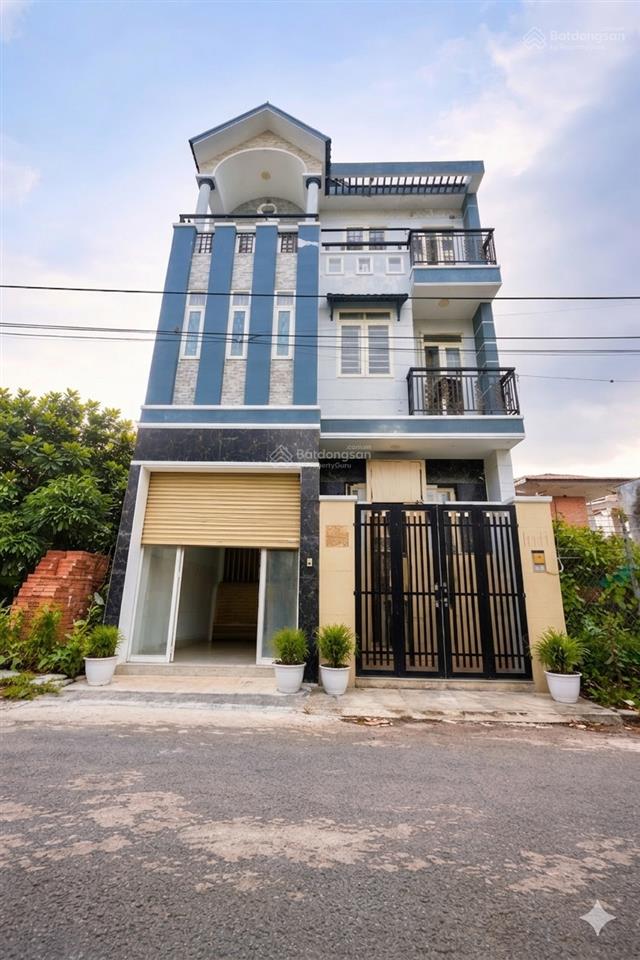 8.99 triệu/tháng  nhà 1 trệt 2 lầu 4 phòng ngủ 3wc đường xe hơi có gara để ô tô p.long trường, q.9