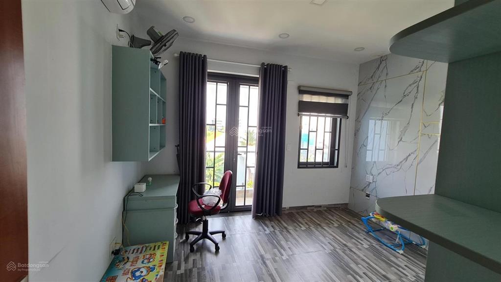 10 triệu/tháng  nhà nguyên căn 2 lầu sân thượng 4pn 4wc có nội thất đường xe hơi lò lu  10 triệu