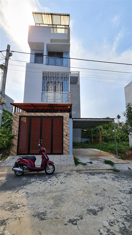 10 triệu/tháng  nhà nguyên căn 2 lầu sân thượng 4pn 4wc có nội thất đường xe hơi lò lu  10 triệu