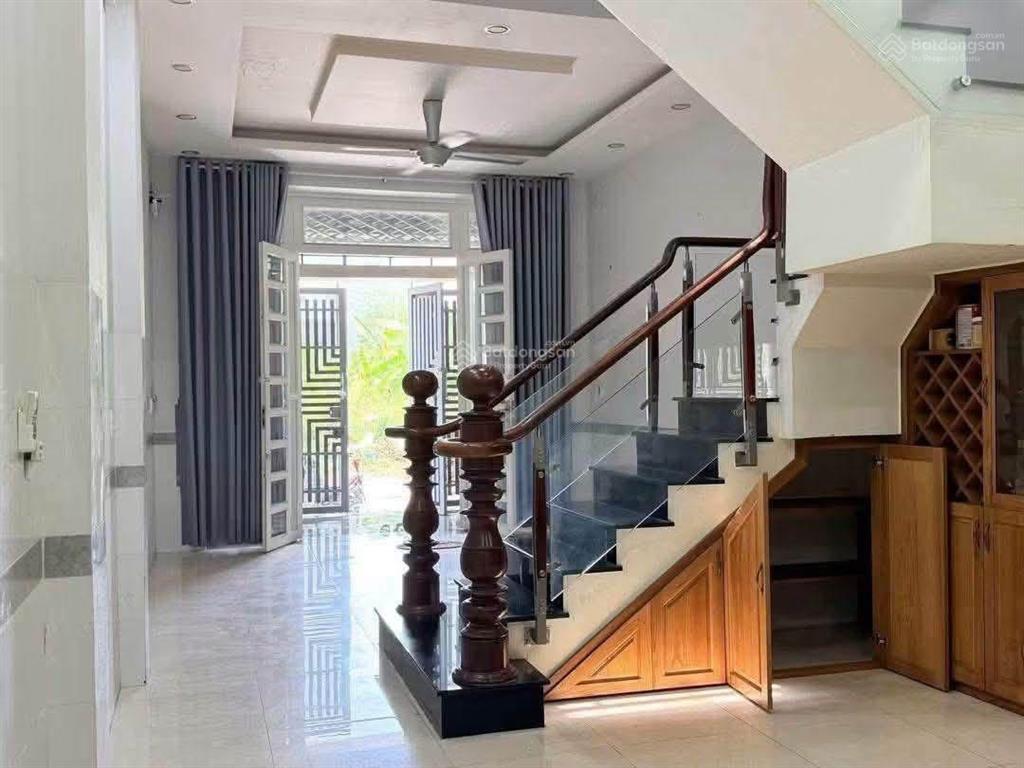Nhà 2 lầu 3 phòng ngủ sân thượng đường xe hơi, khu an ninh nguyễn duy trinh  9 triệu/tháng