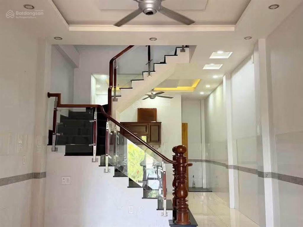Nhà 2 lầu 3 phòng ngủ sân thượng đường xe hơi, khu an ninh nguyễn duy trinh  9 triệu/tháng