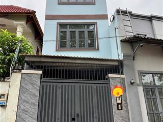 Nhà mới xây 3 phòng ngủ sân thượng đường xe hơi võ văn hát gần kcn cao  giá 10 triệu/tháng