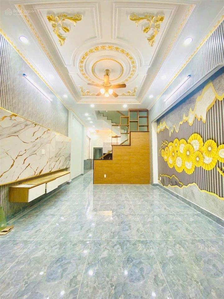 10 triệu/tháng  nhà mới xây gọn gàng, sạch sẽ 1 trệt 2 lầu 4 phòng ngủ đường xe hơi gần vinhome q9