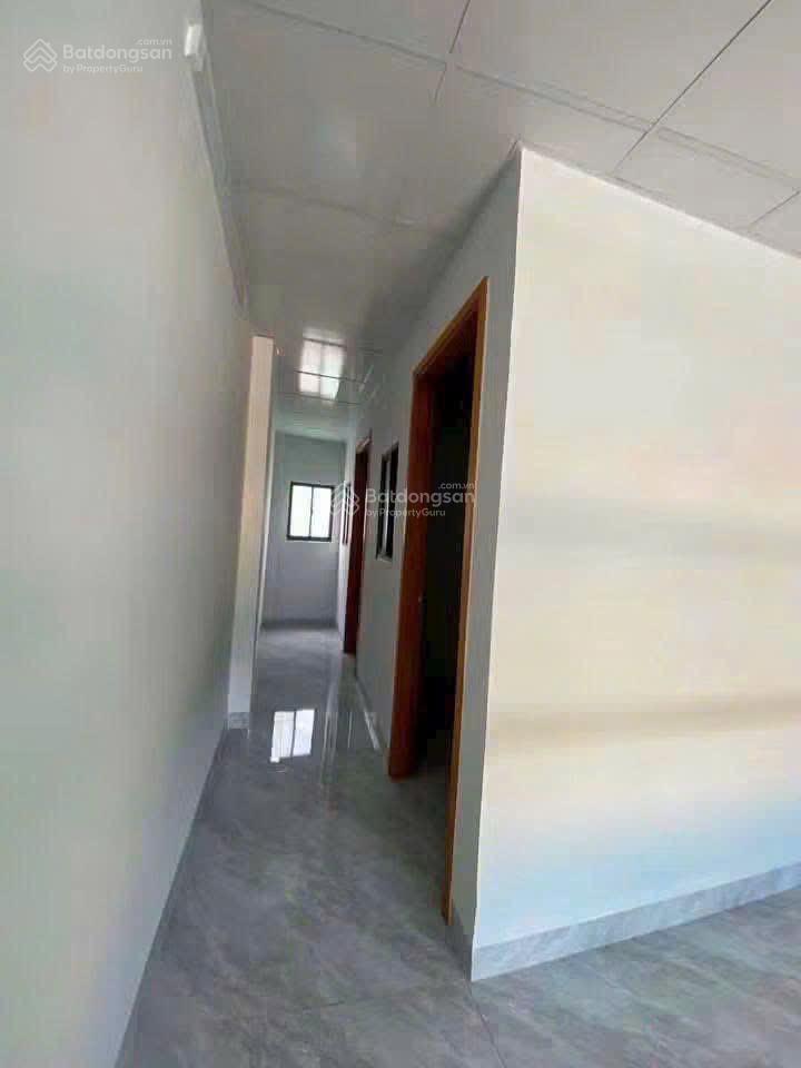 Nhà gọn gàng sạch sẽ 3 phòng ngủ cách vinhome grand park chỉ 5 phút