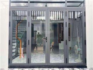 Nhà gọn gàng sạch sẽ 3 phòng ngủ cách vinhome grand park chỉ 5 phút