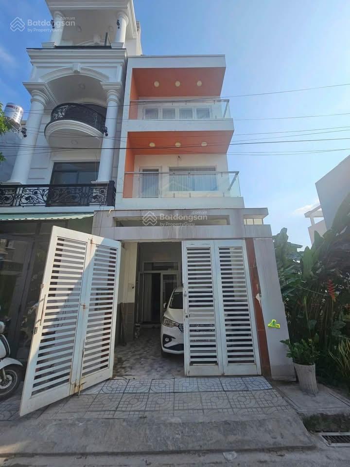 Nhà sạch sẽ, an ninh có nội thất nhà 2 lầu 4 phòng có gara xe hơi nguyễn duy trinh  10 triệu