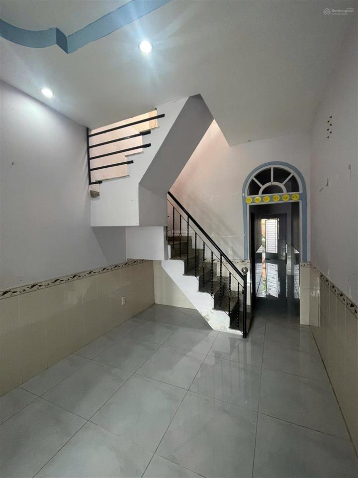6 triệu/tháng  nhà nguyên căn 1 lầu 2 phòng ngủ đường long phước cách vinhome grand park chỉ 10p