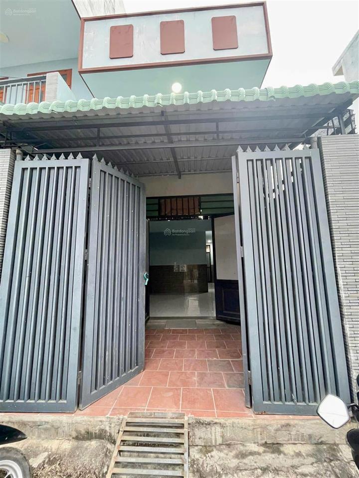5.5 triệu/tháng  nhà 1 trệt 1 lửng 2 phòng ngủ 2wc lò lu gần vinhome grand park
