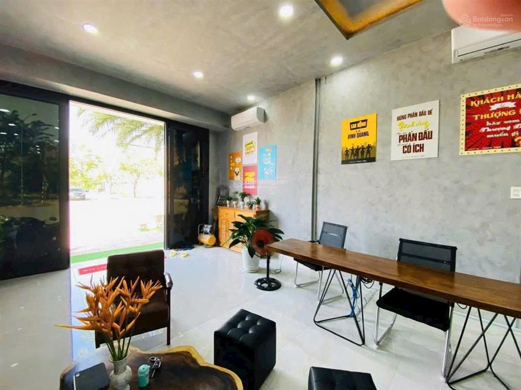 14 triệu/tháng  nhà nguyên căn 5 x 16m 2 lầu 4 phòng ngủ, đường 30m kdc centana điền phúc thành