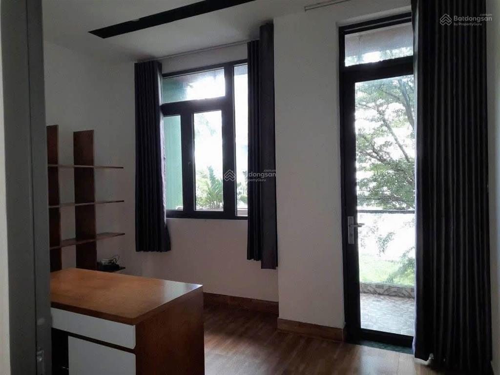 10 triệu/tháng  nhà 2 lầu 3 phòng ngủ đường thông 8m lò lu, gần vinhome  kcn cao q.9