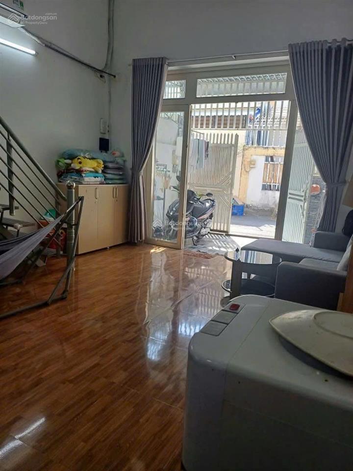 6 triệu/tháng  nhà nguyên căn gần ubnd phường long trường  nguyễn duy trinh có 2 máy lạnh