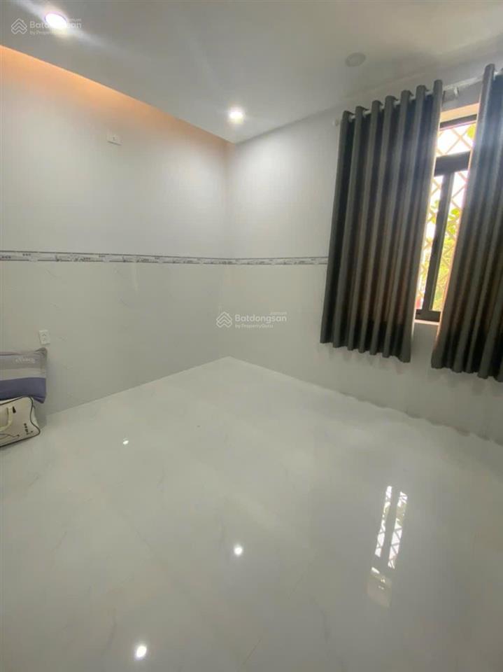 10 triệu/tháng  nhà xây chắc chắn 63m2 đường thông 8m lò lu 2 lầu, gần vinhome grand park