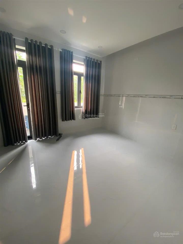 10 triệu/tháng  nhà xây chắc chắn 63m2 đường thông 8m lò lu 2 lầu, gần vinhome grand park