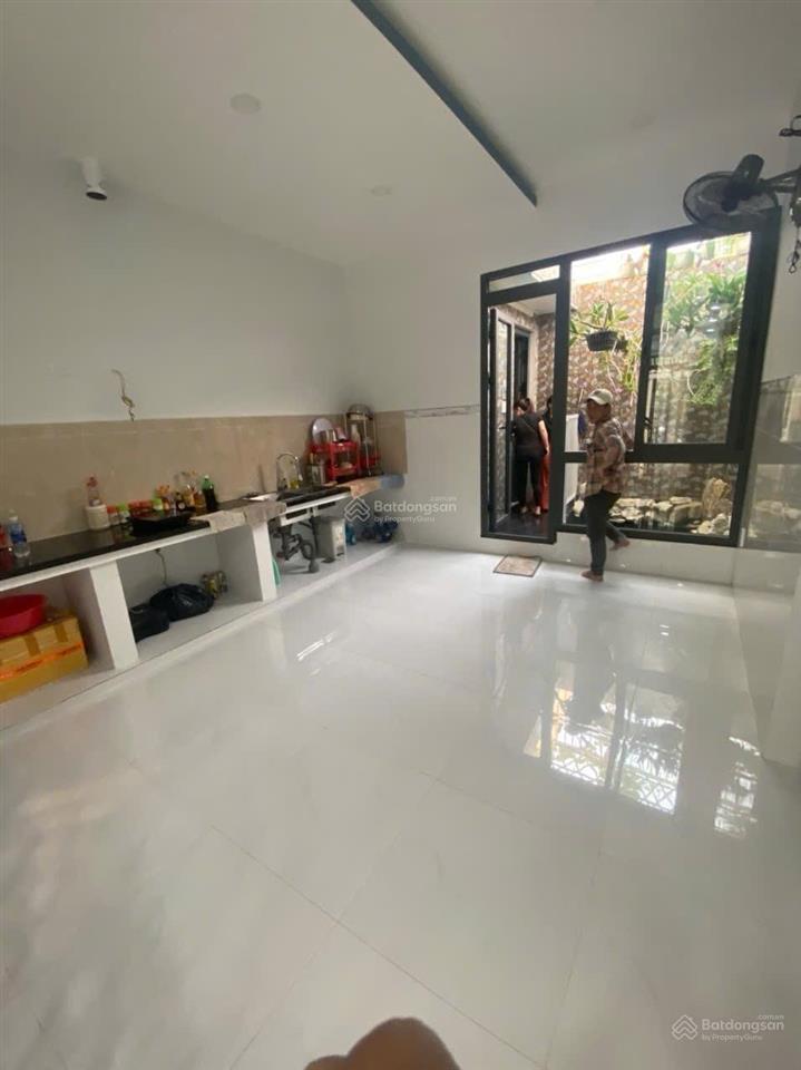 10 triệu/tháng  nhà xây chắc chắn 63m2 đường thông 8m lò lu 2 lầu, gần vinhome grand park