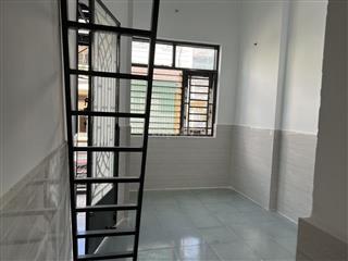 Phòng trọ ban công, cửa sổ trời mới đẹp