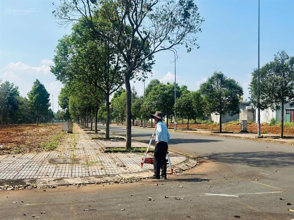 Bán đất tại quốc lộ 1a, thị trấn dầu giây, thống nhất, đồng nai, 15 triệu / m2, 240 m2