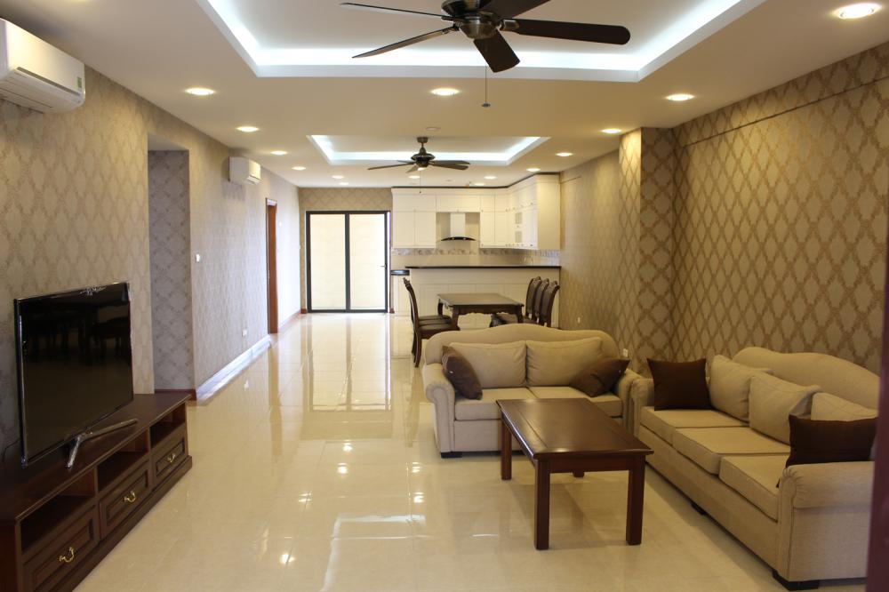 Chính chủ bán chung cư d2 giảng võ 115m 3pn 2vs đồ cơ bản