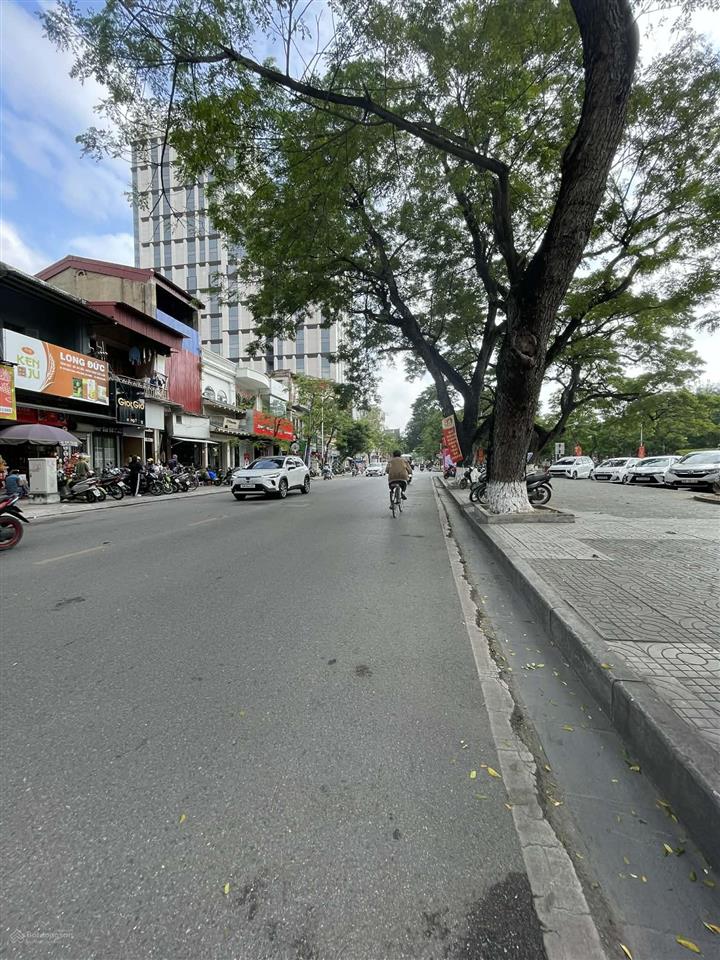 Bán nhà mặt tiền rộng 5m mặt phố quang trung, vị trí đẹp nhất thành phố, gần nhà hát lớn