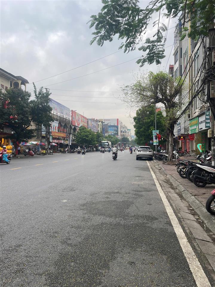  bán nhà mặt tiền rộng 4,5m mặt đường tôn đức thắng, đang cho thuê 30 triệu/tháng, giá 14 tỷ